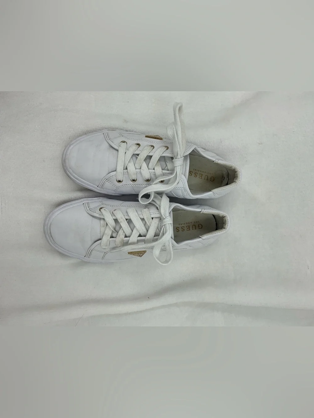 Guess White Quilted Sneakers with Gold Accents b56